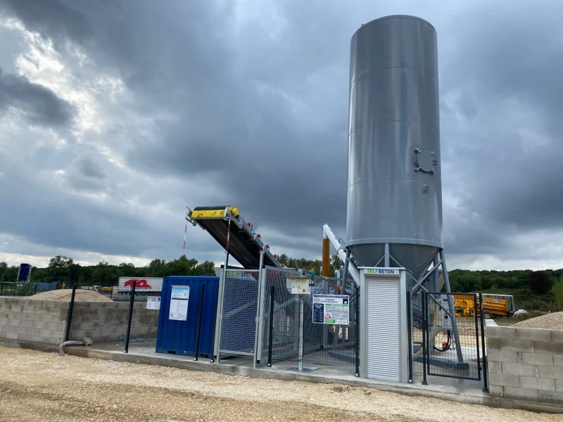 Centrale de distribution automatique de béton à Vierzon
